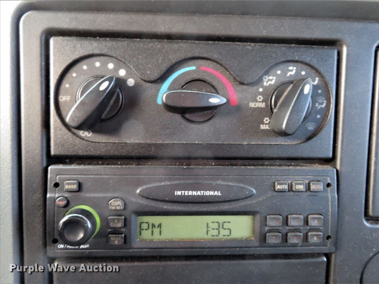 image for item DH1708 2007 International 4300 box truck