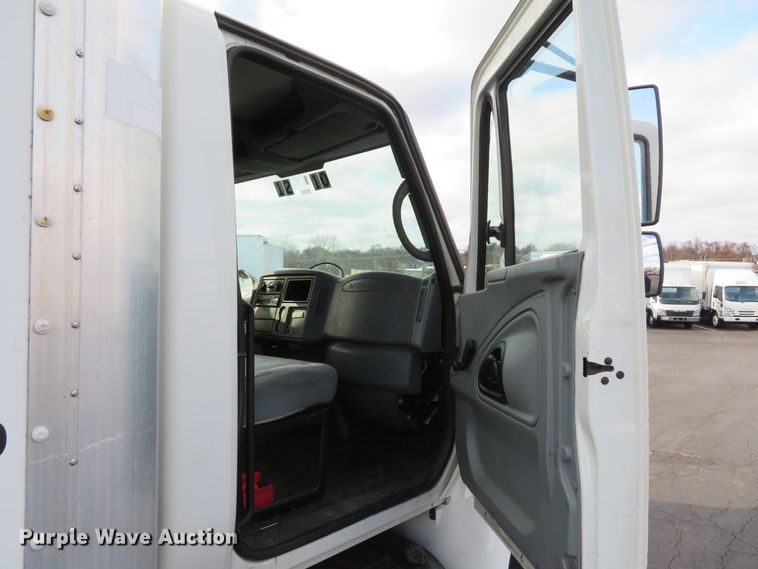 image for item DH1708 2007 International 4300 box truck