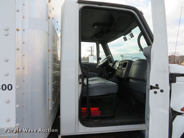 image for item DH1708 2007 International 4300 box truck