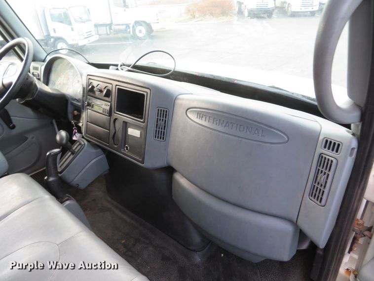 image for item DH1708 2007 International 4300 box truck
