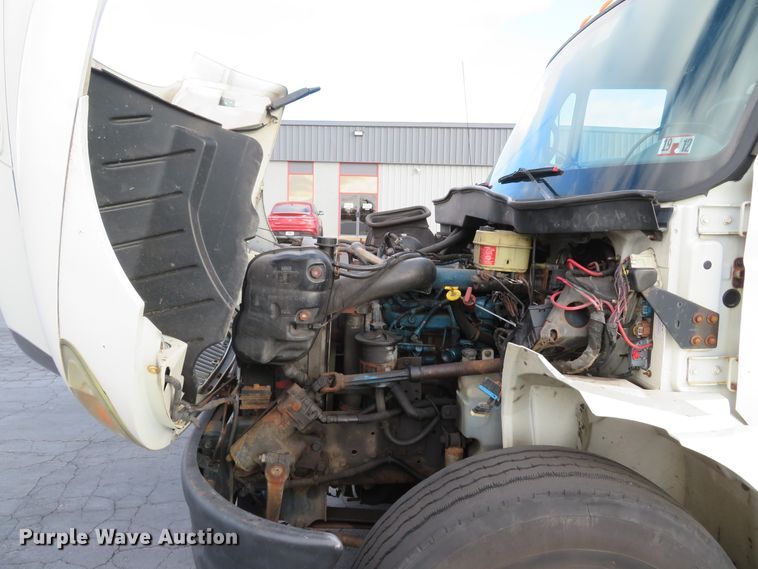 image for item DH1708 2007 International 4300 box truck