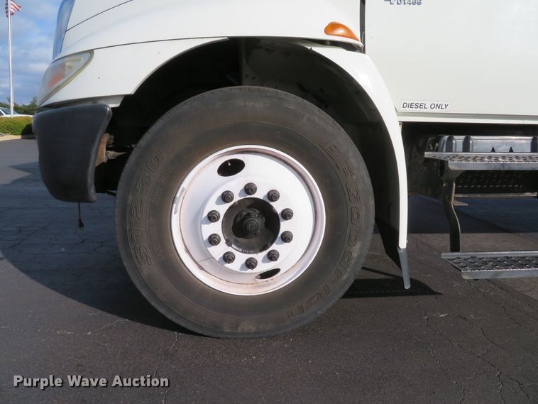 image for item DH1708 2007 International 4300 box truck