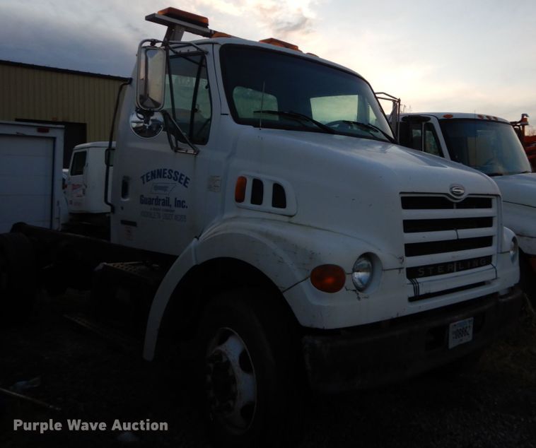 image for item DH2245 2000 Sterling L-Line truck cab and chassis