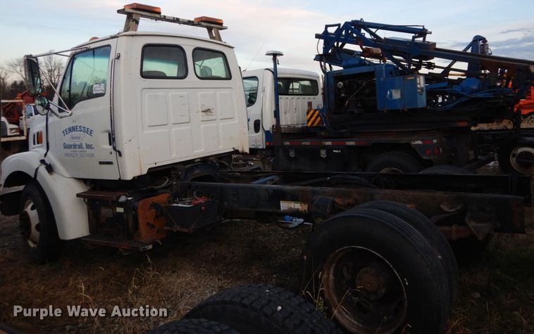 image for item DH2245 2000 Sterling L-Line truck cab and chassis