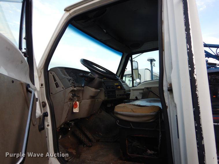 image for item DH2245 2000 Sterling L-Line truck cab and chassis