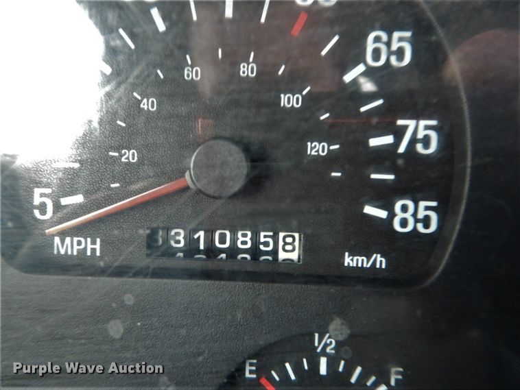 image for item DH2245 2000 Sterling L-Line truck cab and chassis