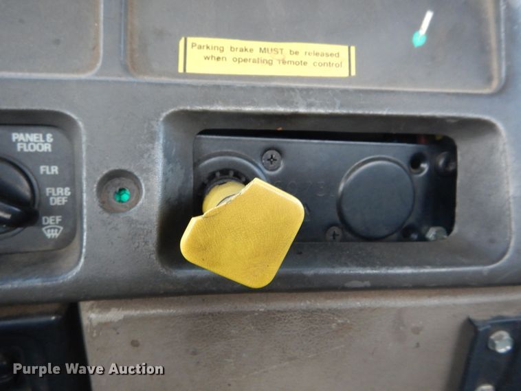 image for item DH2245 2000 Sterling L-Line truck cab and chassis