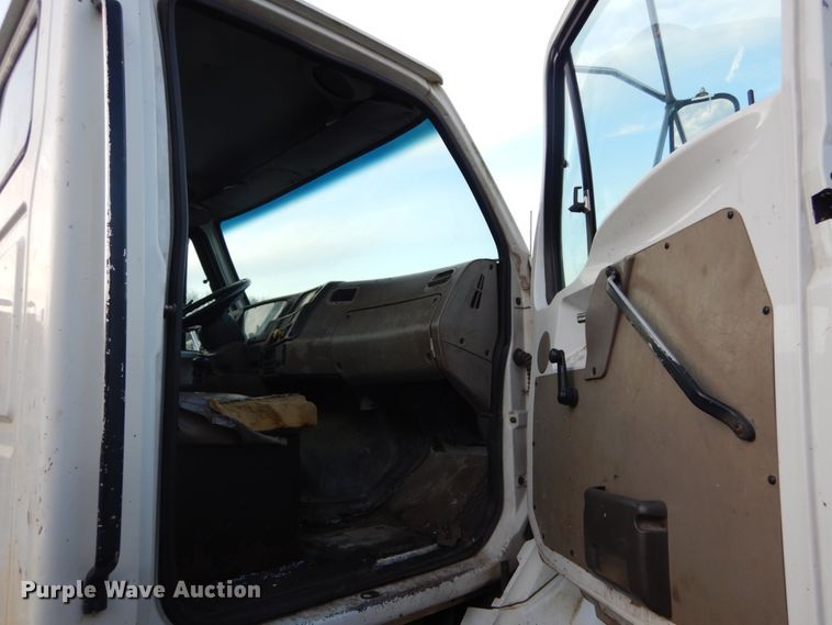 image for item DH2245 2000 Sterling L-Line truck cab and chassis