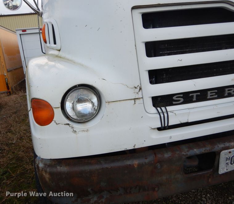 image for item DH2245 2000 Sterling L-Line truck cab and chassis