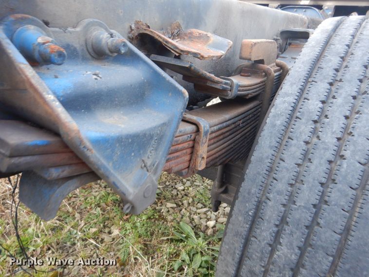 image for item DH2245 2000 Sterling L-Line truck cab and chassis