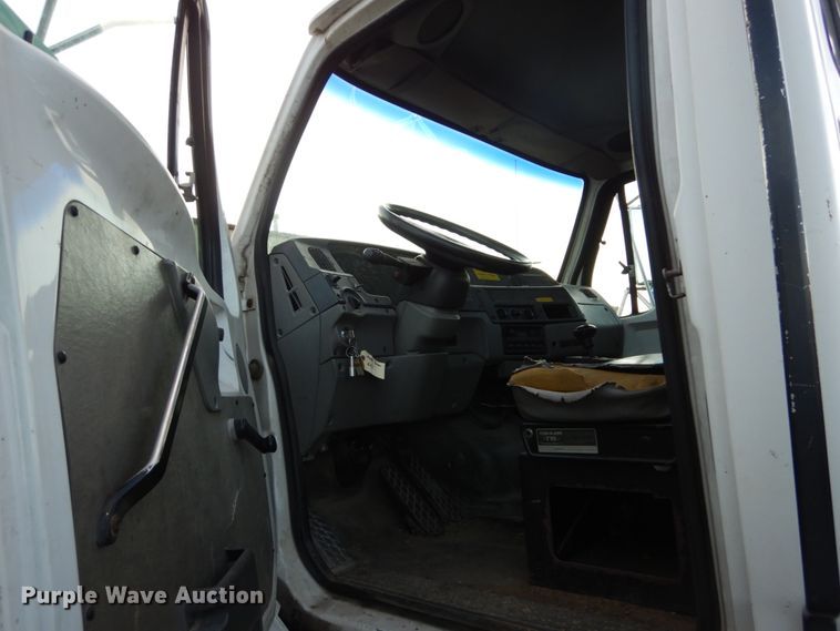 image for item DH2246 2000 Sterling L-Line truck cab and chassis