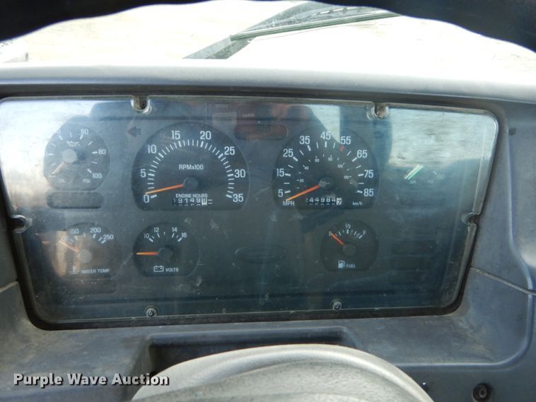 image for item DH2246 2000 Sterling L-Line truck cab and chassis