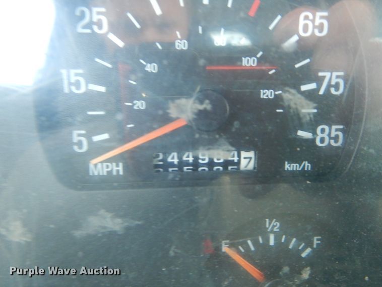 image for item DH2246 2000 Sterling L-Line truck cab and chassis