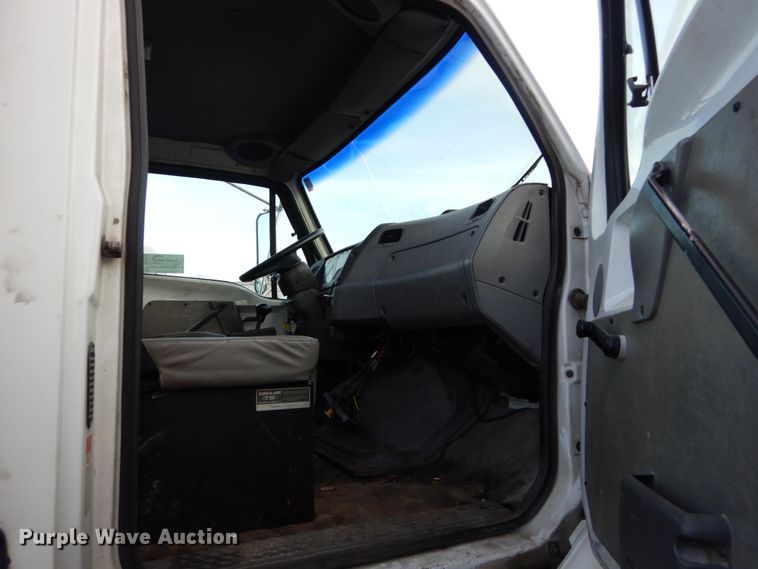 image for item DH2246 2000 Sterling L-Line truck cab and chassis