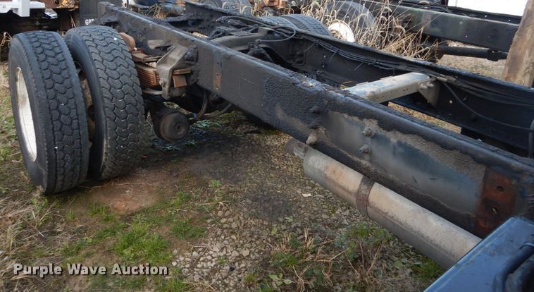 image for item DH2246 2000 Sterling L-Line truck cab and chassis