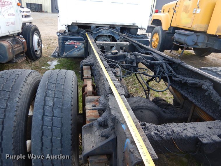 image for item DH2246 2000 Sterling L-Line truck cab and chassis