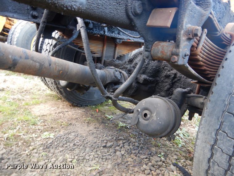 image for item DH2246 2000 Sterling L-Line truck cab and chassis