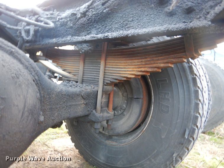 image for item DH2246 2000 Sterling L-Line truck cab and chassis