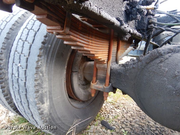 image for item DH2246 2000 Sterling L-Line truck cab and chassis