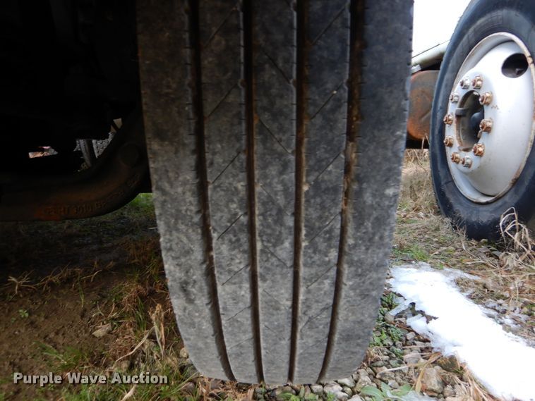 image for item DH2246 2000 Sterling L-Line truck cab and chassis