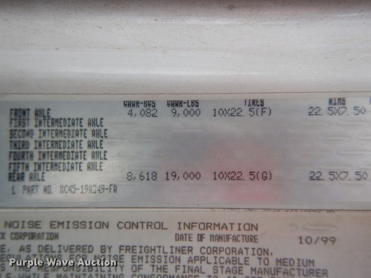 image for item DH2246 2000 Sterling L-Line truck cab and chassis