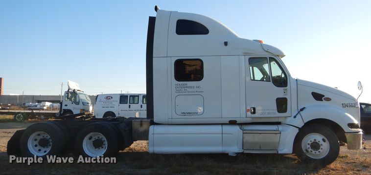 image for item DH2690 2005 Peterbilt 387 semi truck
