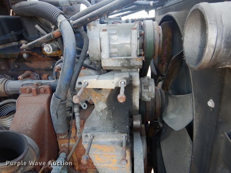 image for item DH2690 2005 Peterbilt 387 semi truck