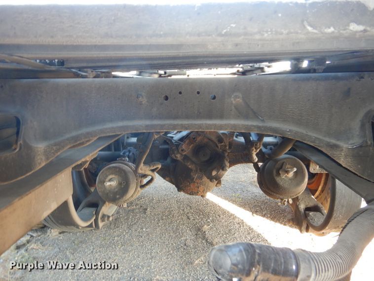 image for item DH2690 2005 Peterbilt 387 semi truck