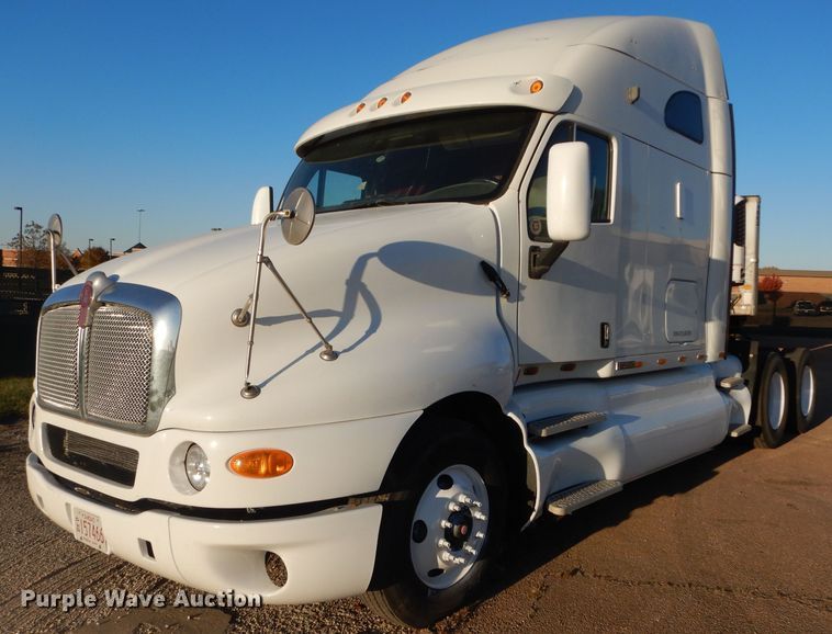 image for item DH2691 2007 Kenworth T2000 semi truck