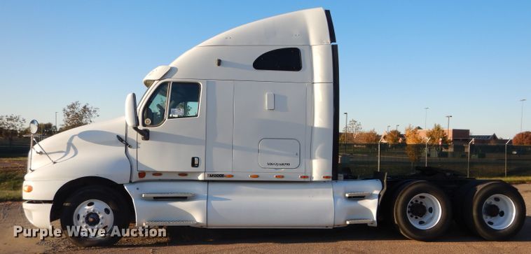 image for item DH2691 2007 Kenworth T2000 semi truck