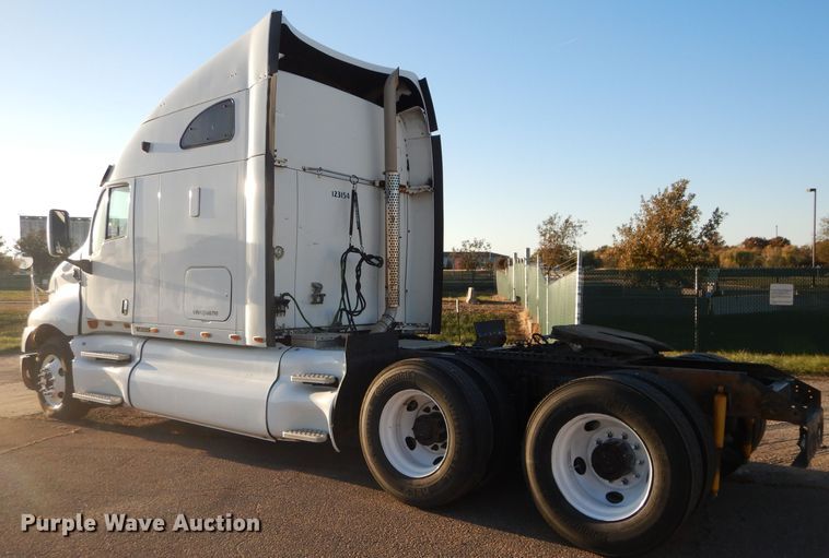 image for item DH2691 2007 Kenworth T2000 semi truck