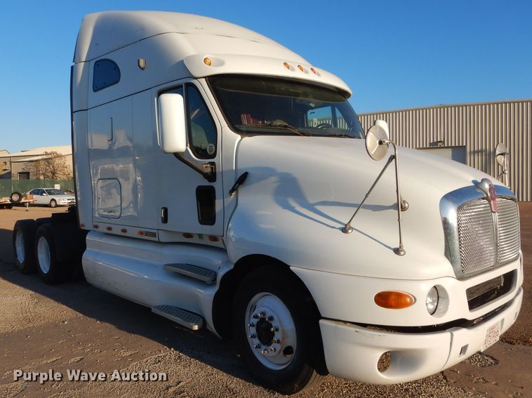 image for item DH2691 2007 Kenworth T2000 semi truck