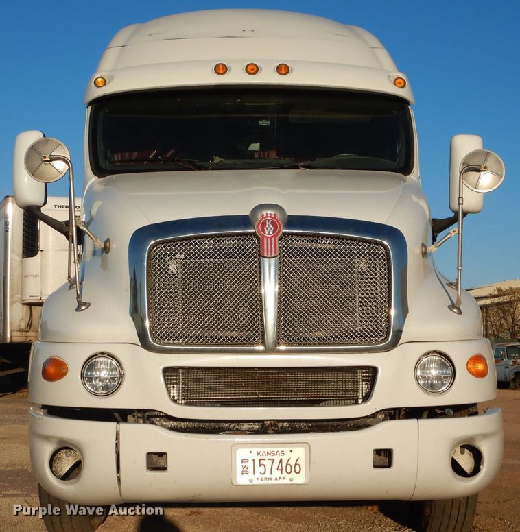 image for item DH2691 2007 Kenworth T2000 semi truck