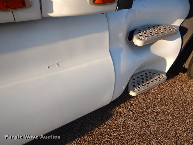 image for item DH2691 2007 Kenworth T2000 semi truck