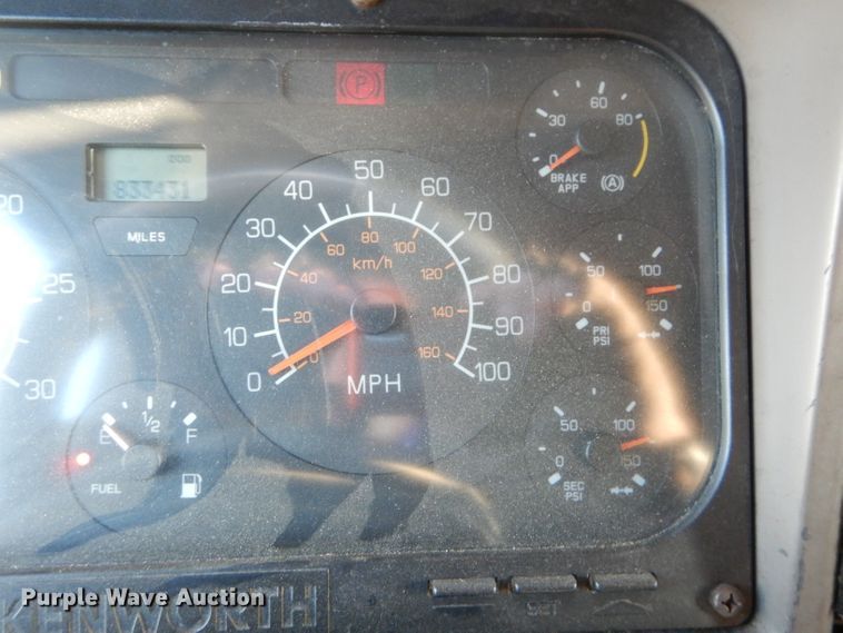 image for item DH2691 2007 Kenworth T2000 semi truck