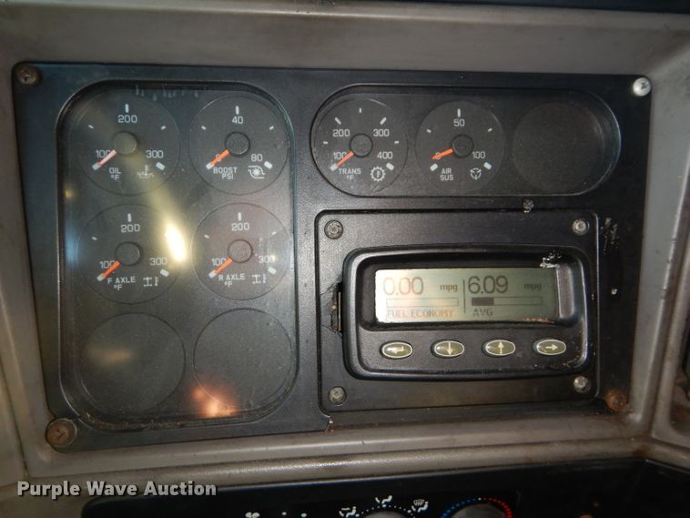 image for item DH2691 2007 Kenworth T2000 semi truck