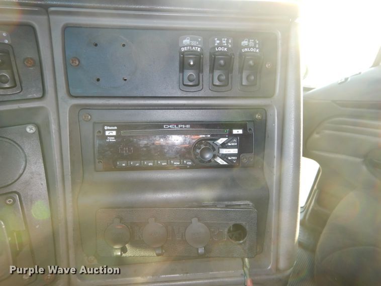 image for item DH2691 2007 Kenworth T2000 semi truck