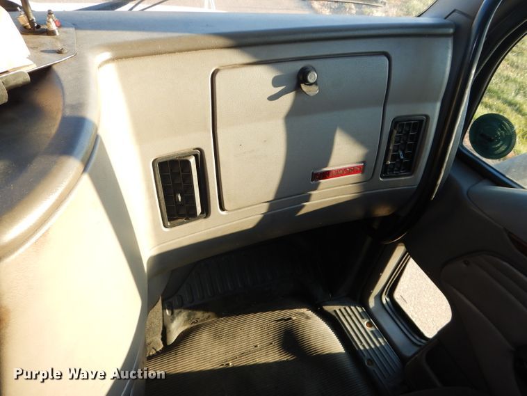 image for item DH2691 2007 Kenworth T2000 semi truck