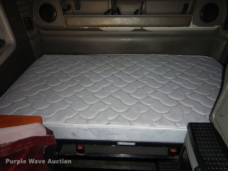 image for item DH2691 2007 Kenworth T2000 semi truck