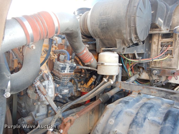 image for item DH2691 2007 Kenworth T2000 semi truck