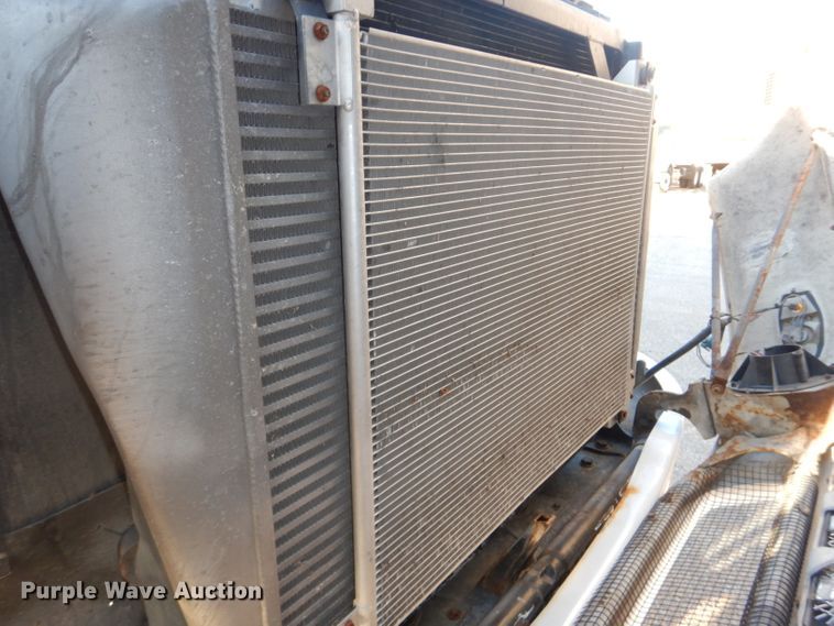 image for item DH2691 2007 Kenworth T2000 semi truck