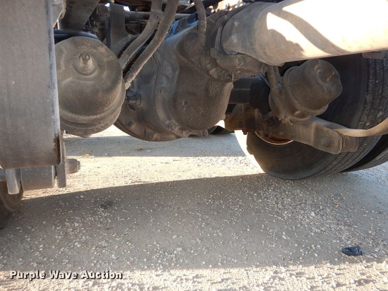 image for item DH2691 2007 Kenworth T2000 semi truck