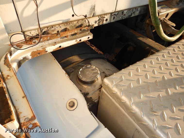 image for item DH2691 2007 Kenworth T2000 semi truck