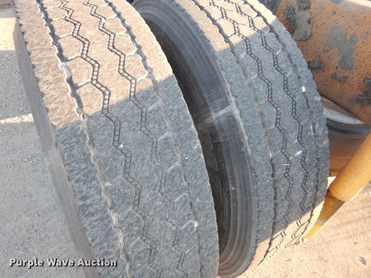 image for item DH2691 2007 Kenworth T2000 semi truck