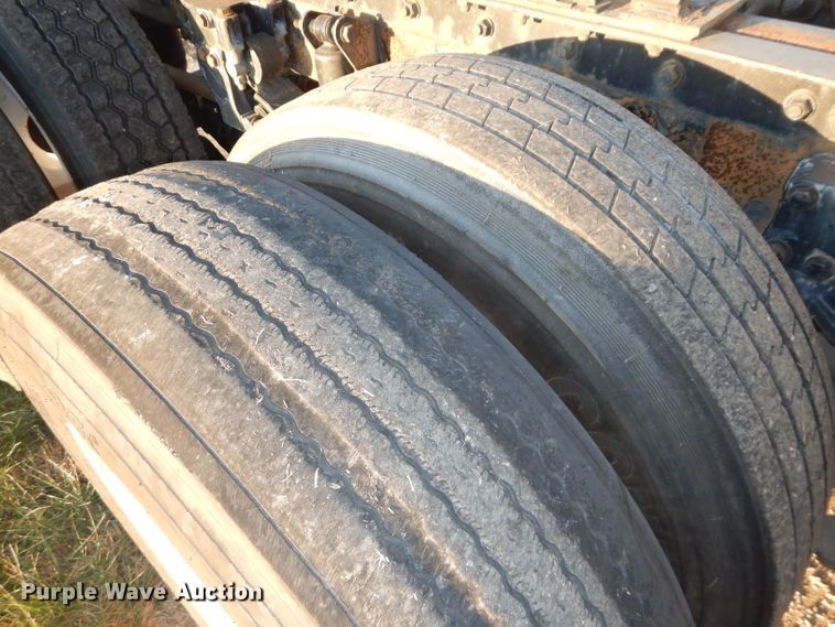 image for item DH2691 2007 Kenworth T2000 semi truck