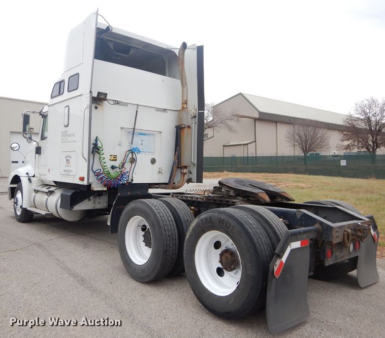 image for item DH2692 2007 International 9400i semi truck