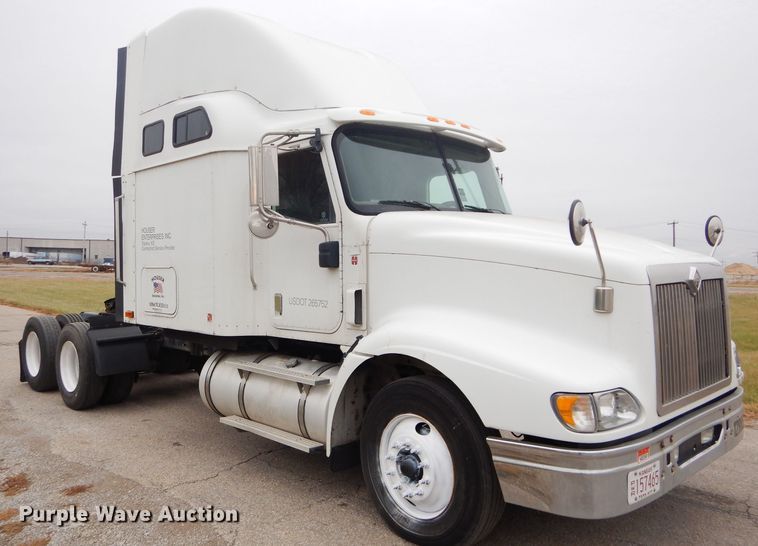 image for item DH2692 2007 International 9400i semi truck