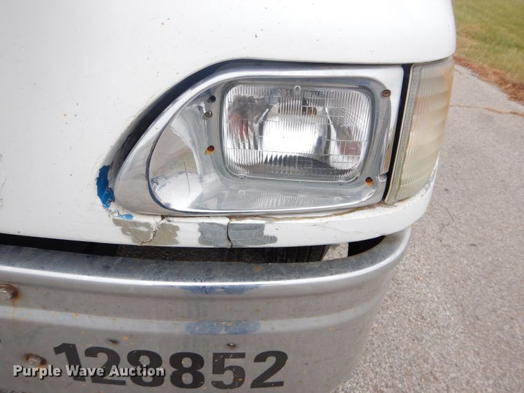 image for item DH2692 2007 International 9400i semi truck