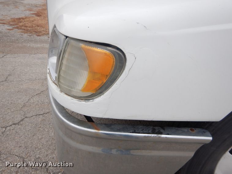 image for item DH2692 2007 International 9400i semi truck