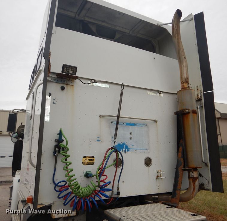 image for item DH2692 2007 International 9400i semi truck